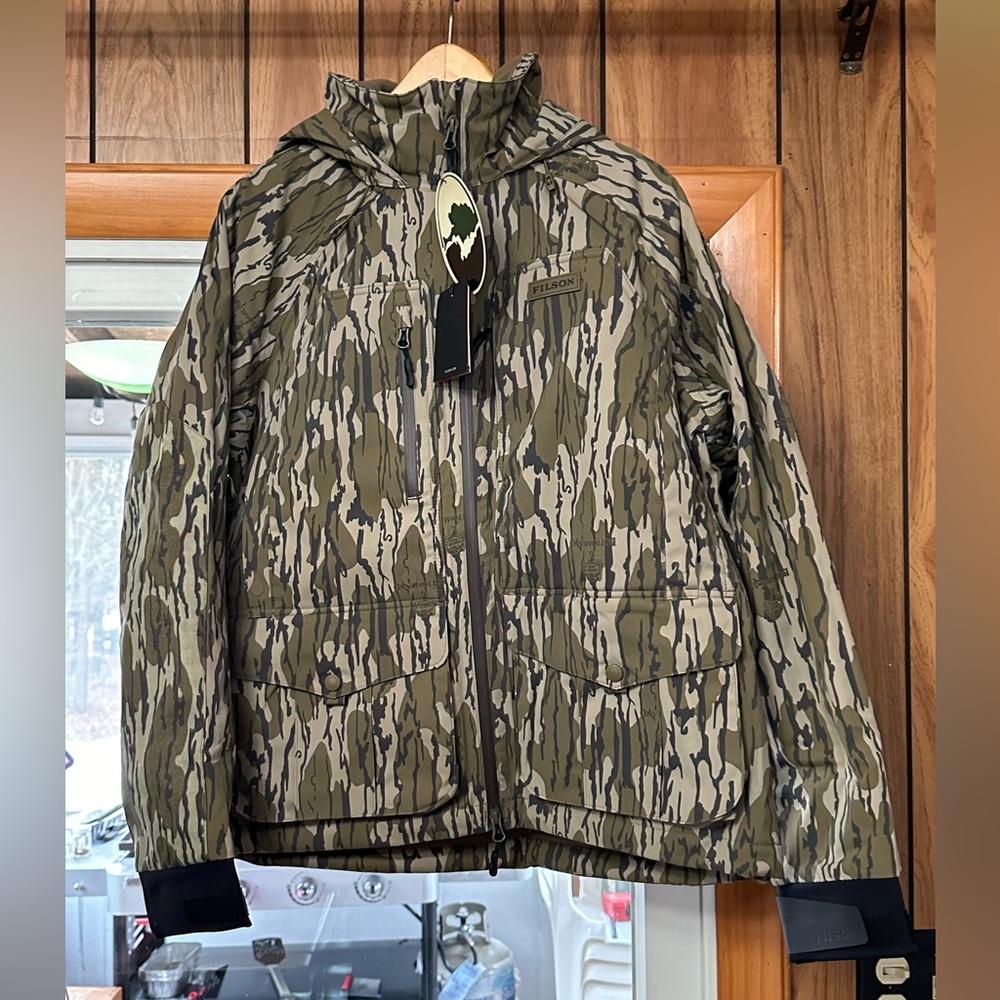 Filson Skagit waterfowl jacket, bottomland, size small.  Brand new with tags.